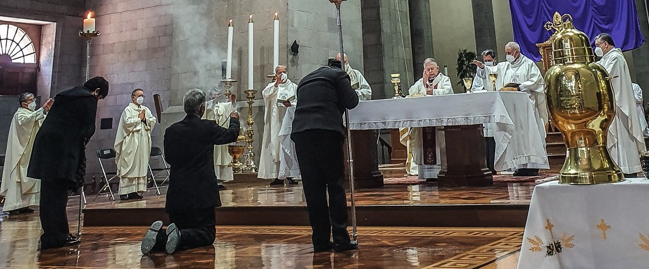 Con el objetivo de cuidar la salud de los mexiquenses el Arzobispo de Toluca, monseñor Francisco Javier Chavolla Ramos hizo un llamado a la comunidad religiosa para celebrar estas tradiciones de Semana Santa de manera virtual.
