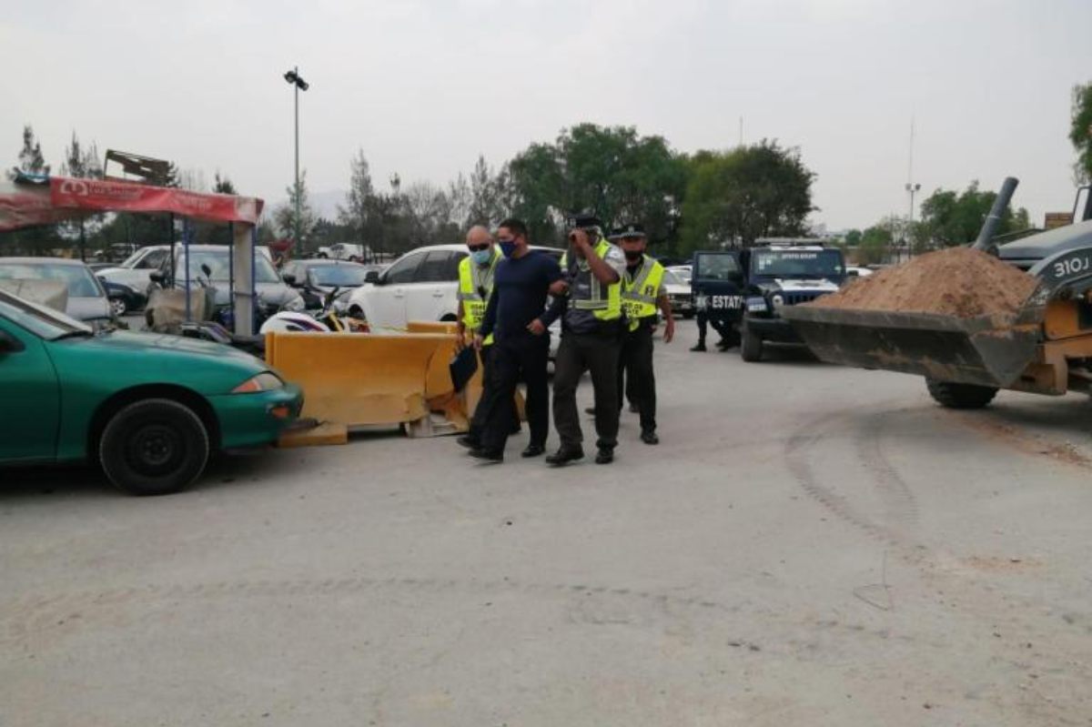 policia fue capturado después de recibir una denuncia del 911