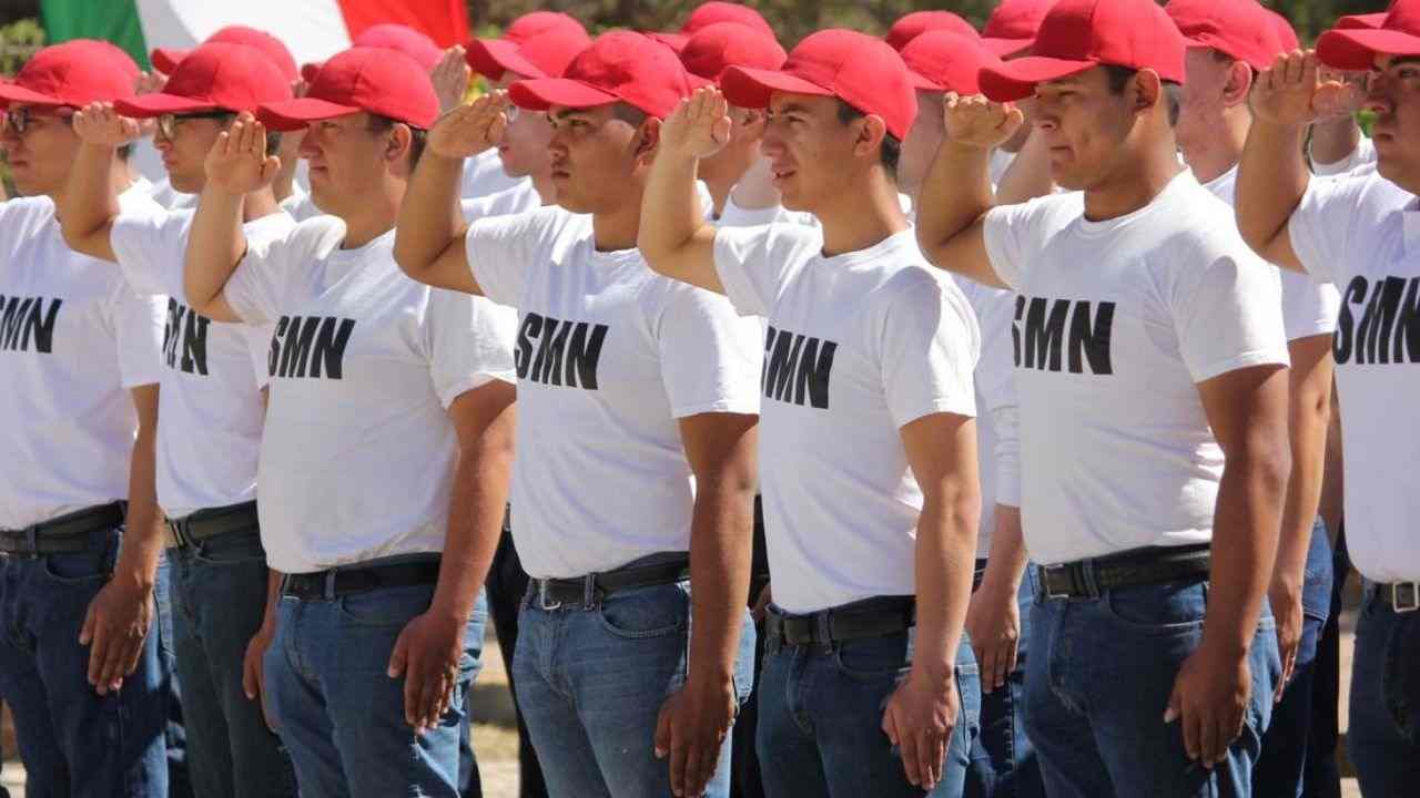 Iniciativa propone que el servicio militar ya no sea un requisito obligatorio para los jóvenes mexicanos