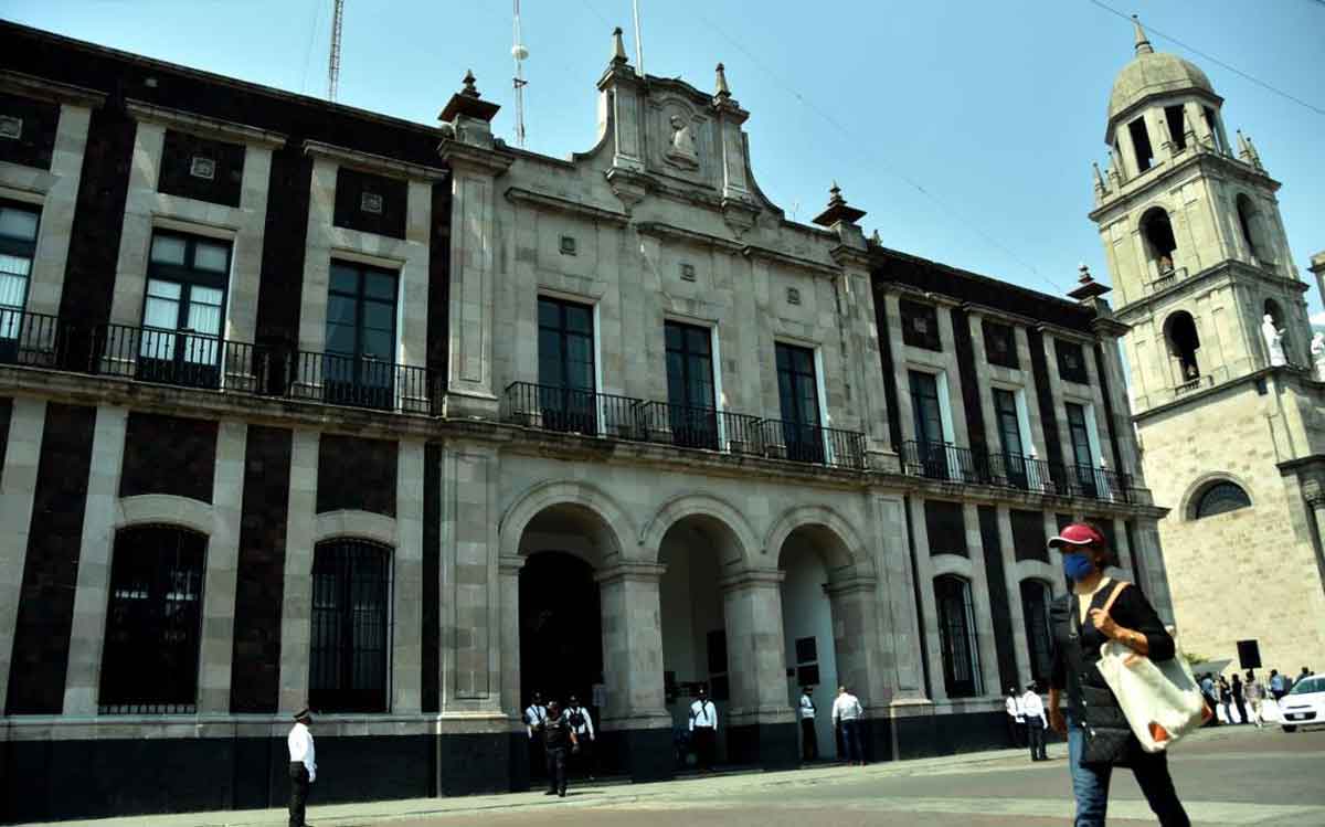Toluca desmienten que funcionario reciba más de 400 mil pesos.