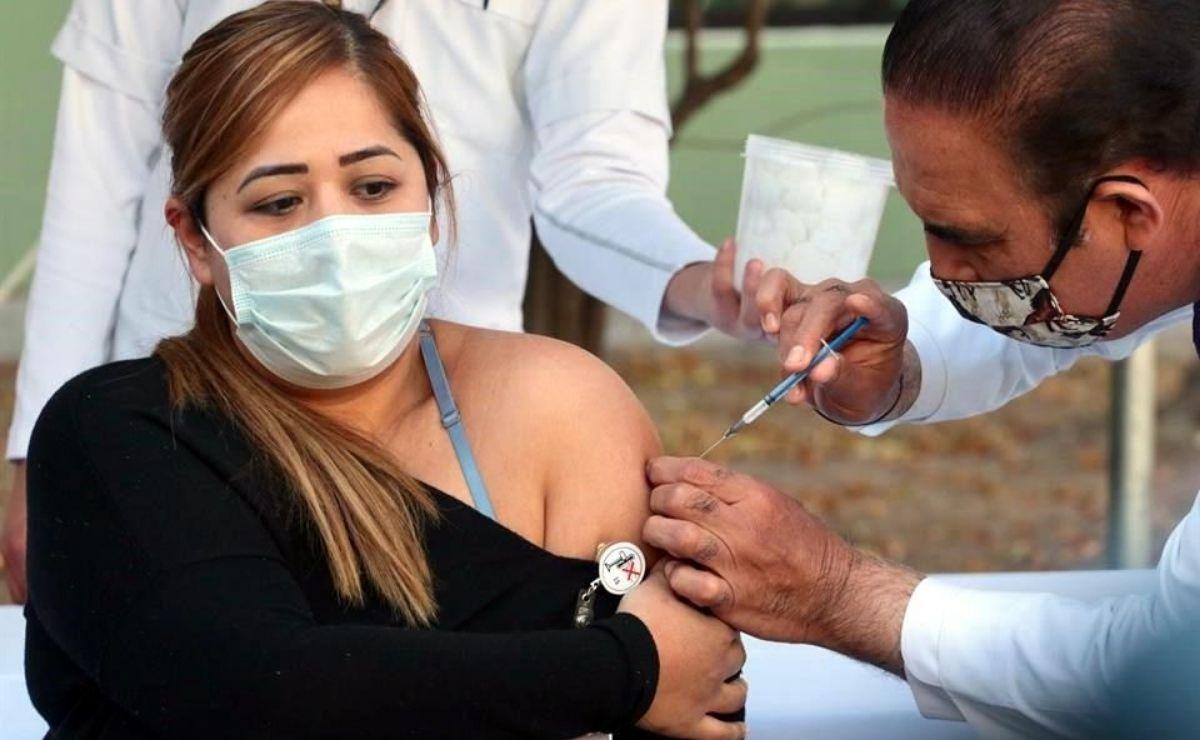 AMLO preve que la vacunacion en México termine durante el mes de octubre, antes de la temporada invernal