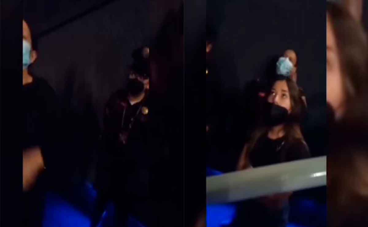 En Cinépolis una chica acusó a empleado de acosador, el motivo fue que le pidíó que bajara los pies.