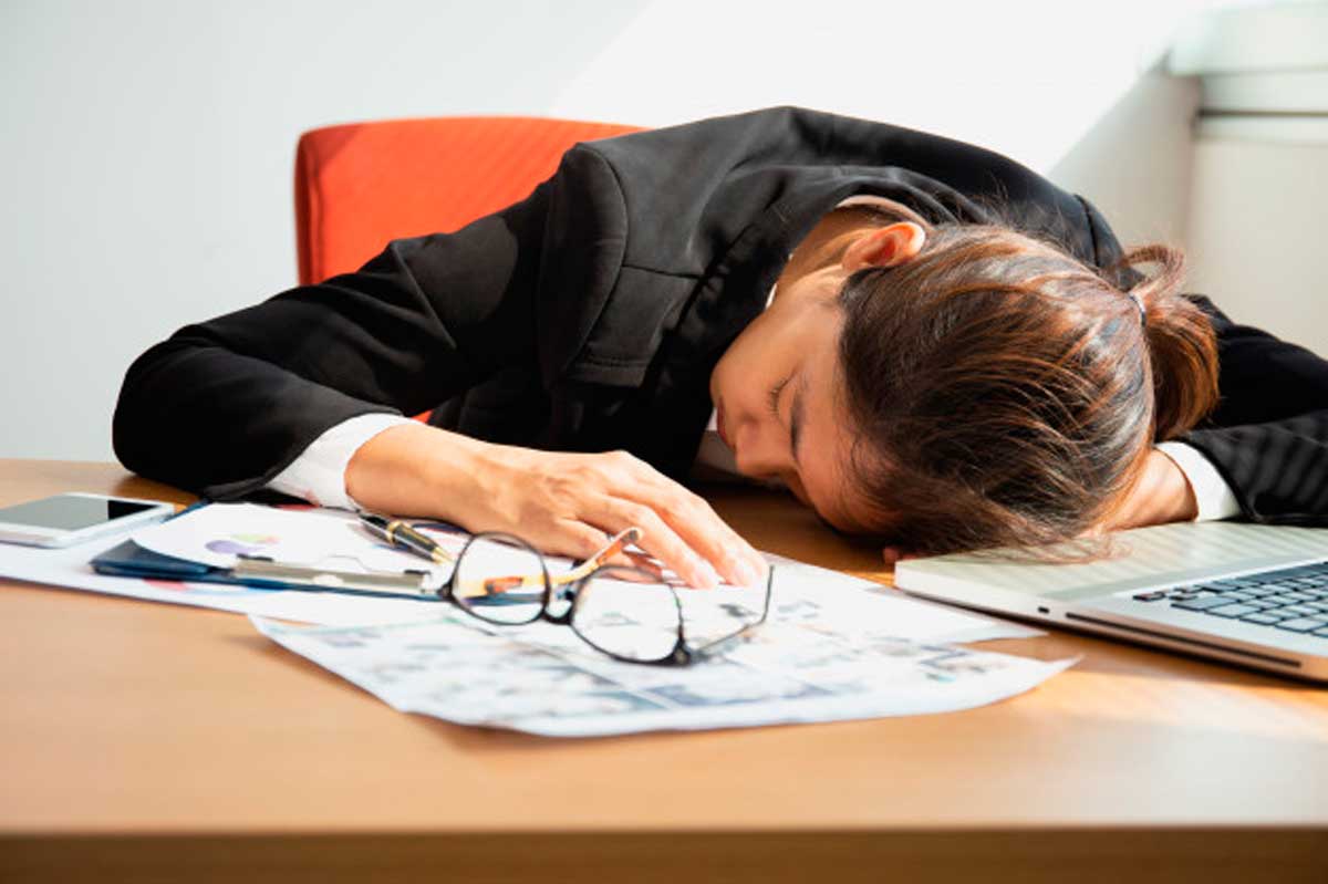 OMS advierte que trabajar más de 55 horas aumenta el riesgo de muerte