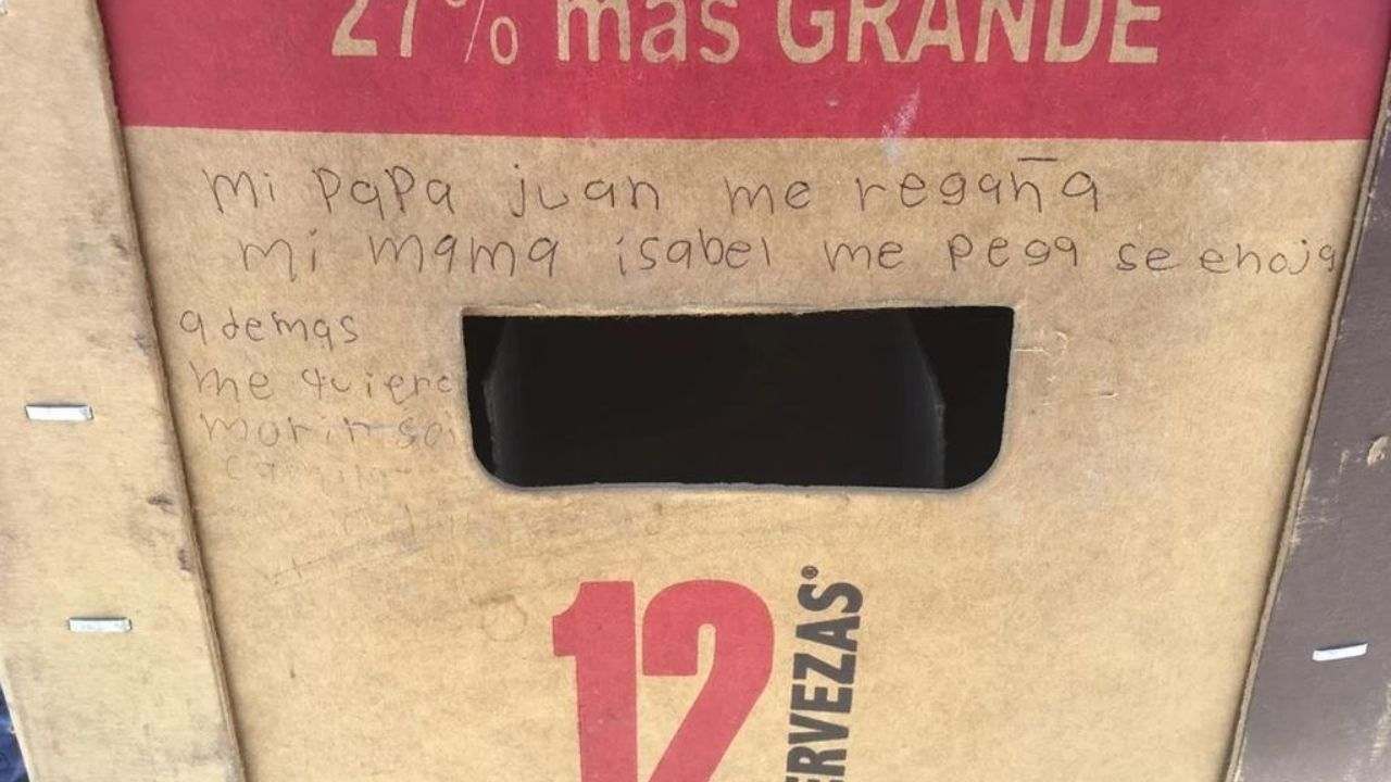 Descubren mensaje de niña víctima de maltrato escrito en un cartón de cerveza en Coahuila