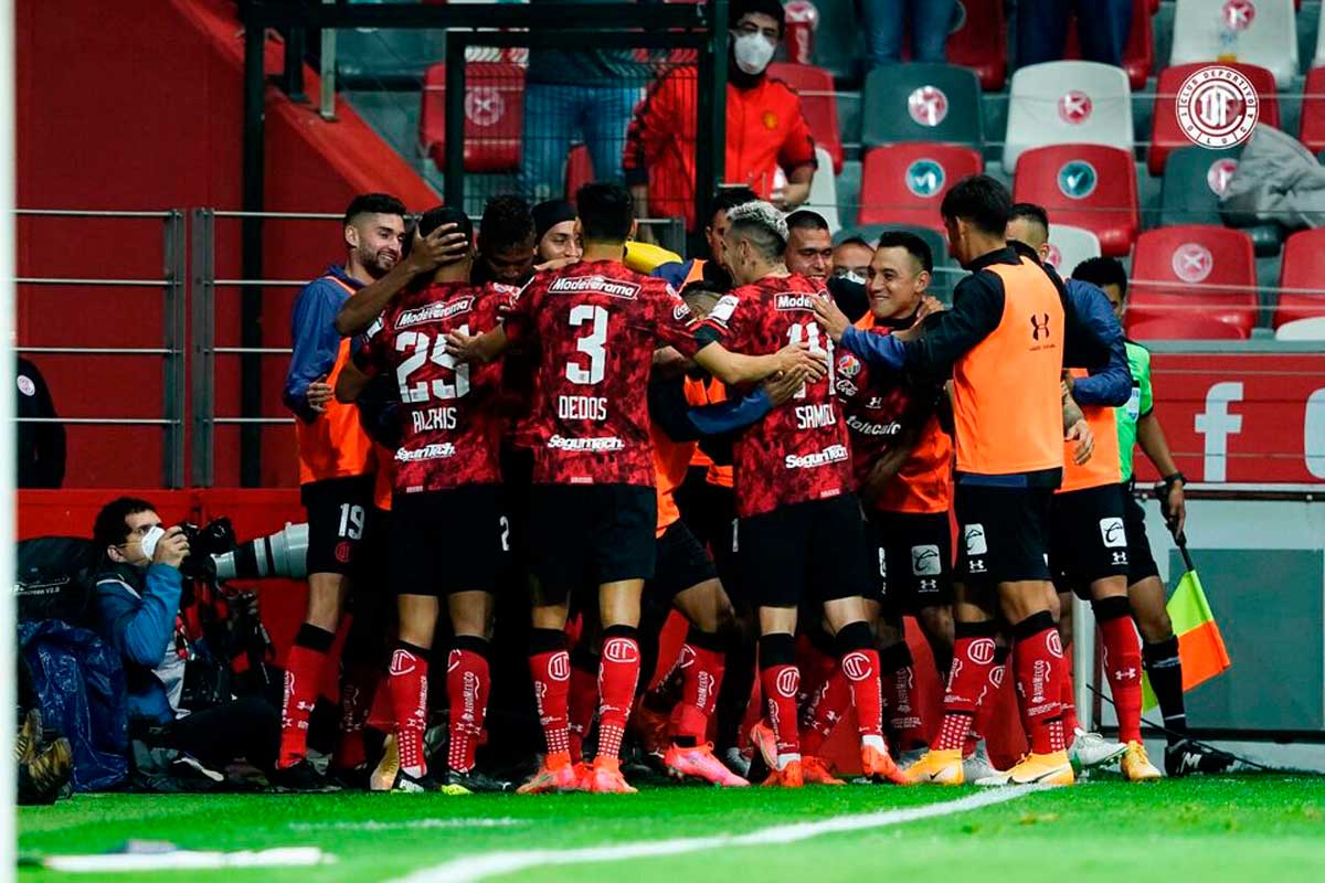Toluca Fc festejando un gol el pasado miercoles con su afición