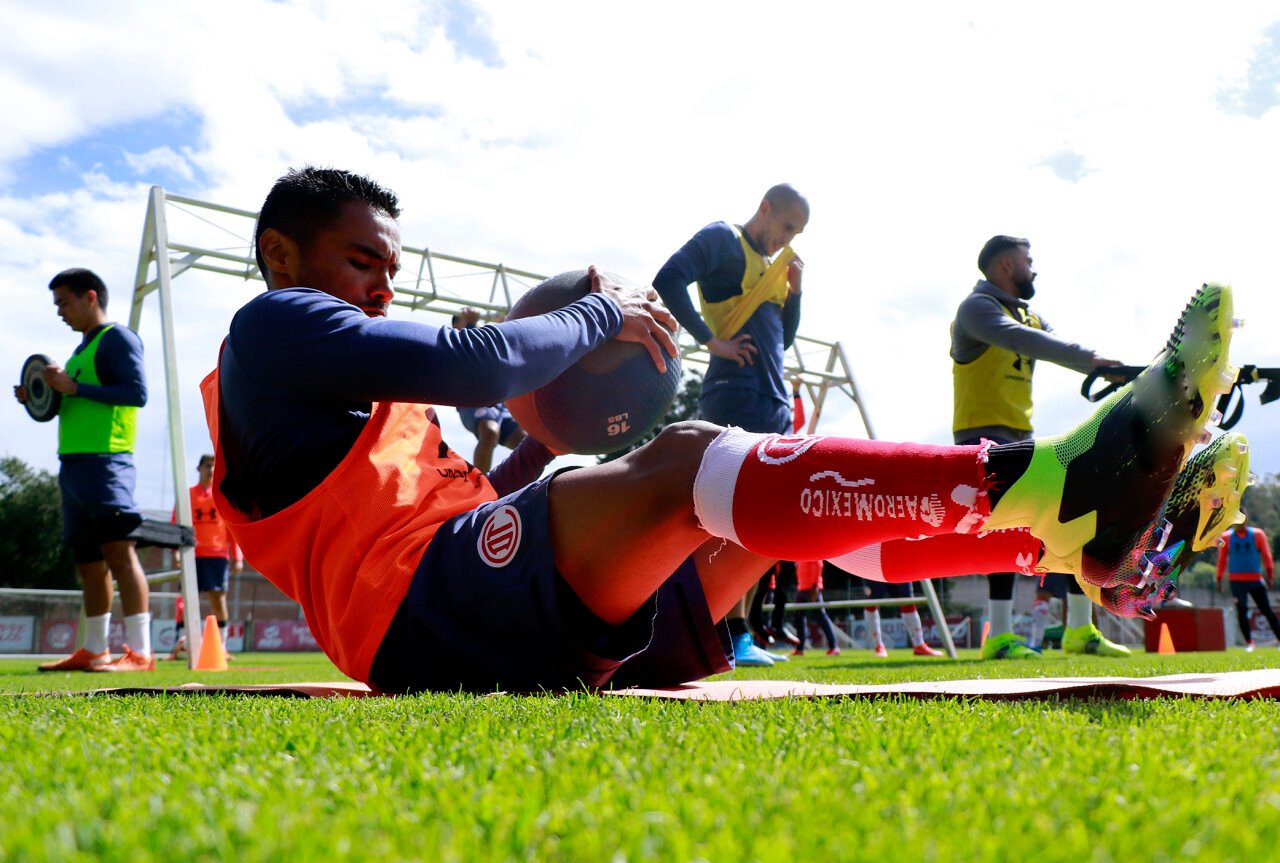 Los Diablos Rojos comienzan pretemporada con su capitán renovado, contrataciones y bajas