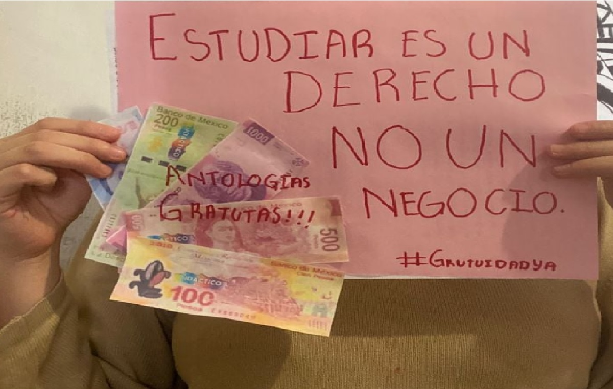 alumnos de la uaemex están luchando para obtener libros de texto gratuitos
