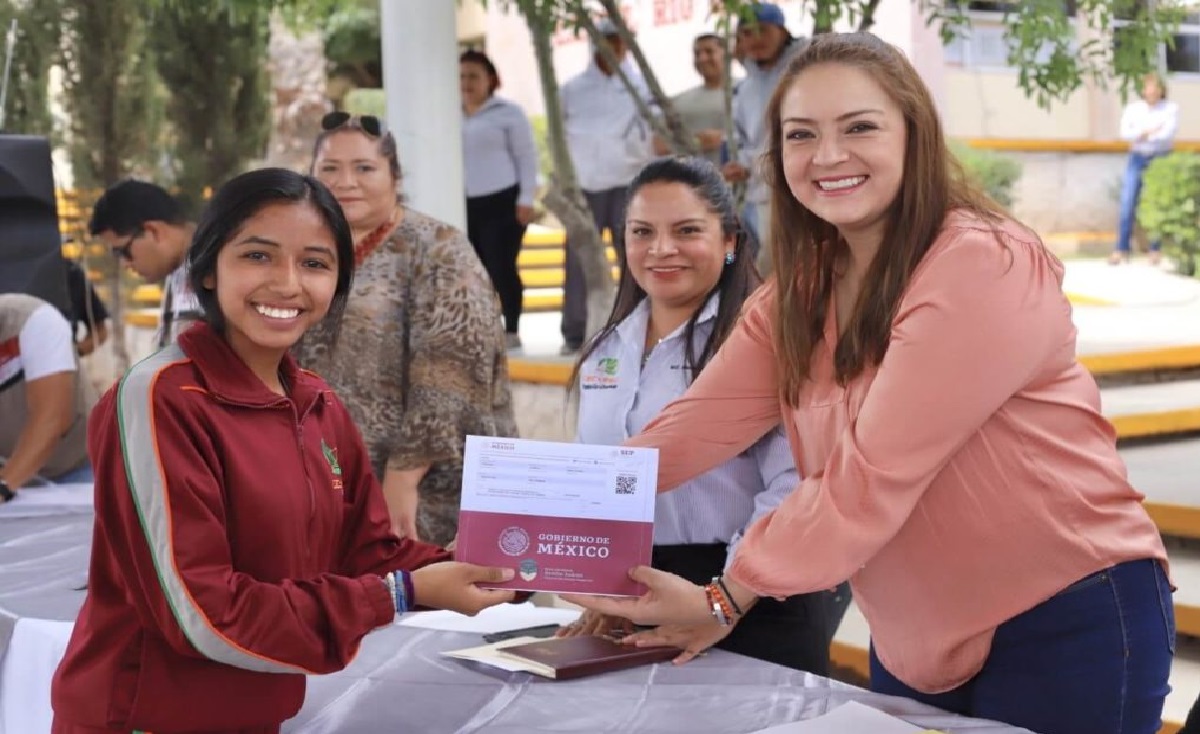 como puedo cobrar pagos pendintes de la beca Benito Juárez