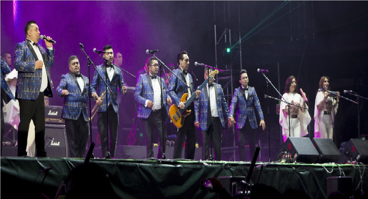 los Ángeles Azules han hecho un comunicado acerca de su canción 17 años,concierto musical