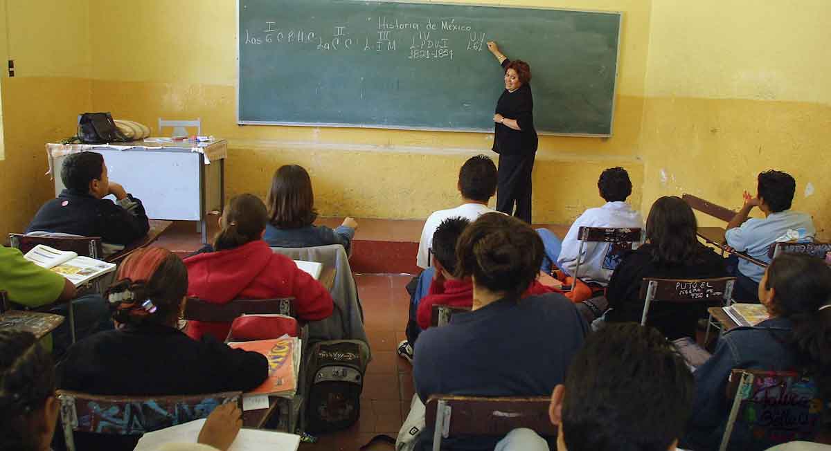 SEP da oferta laboral para ser docente de eduación básica