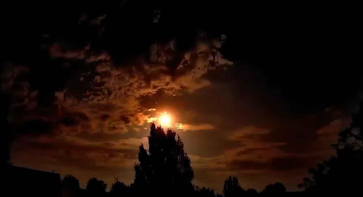 extraña bola de fuego se hace viral