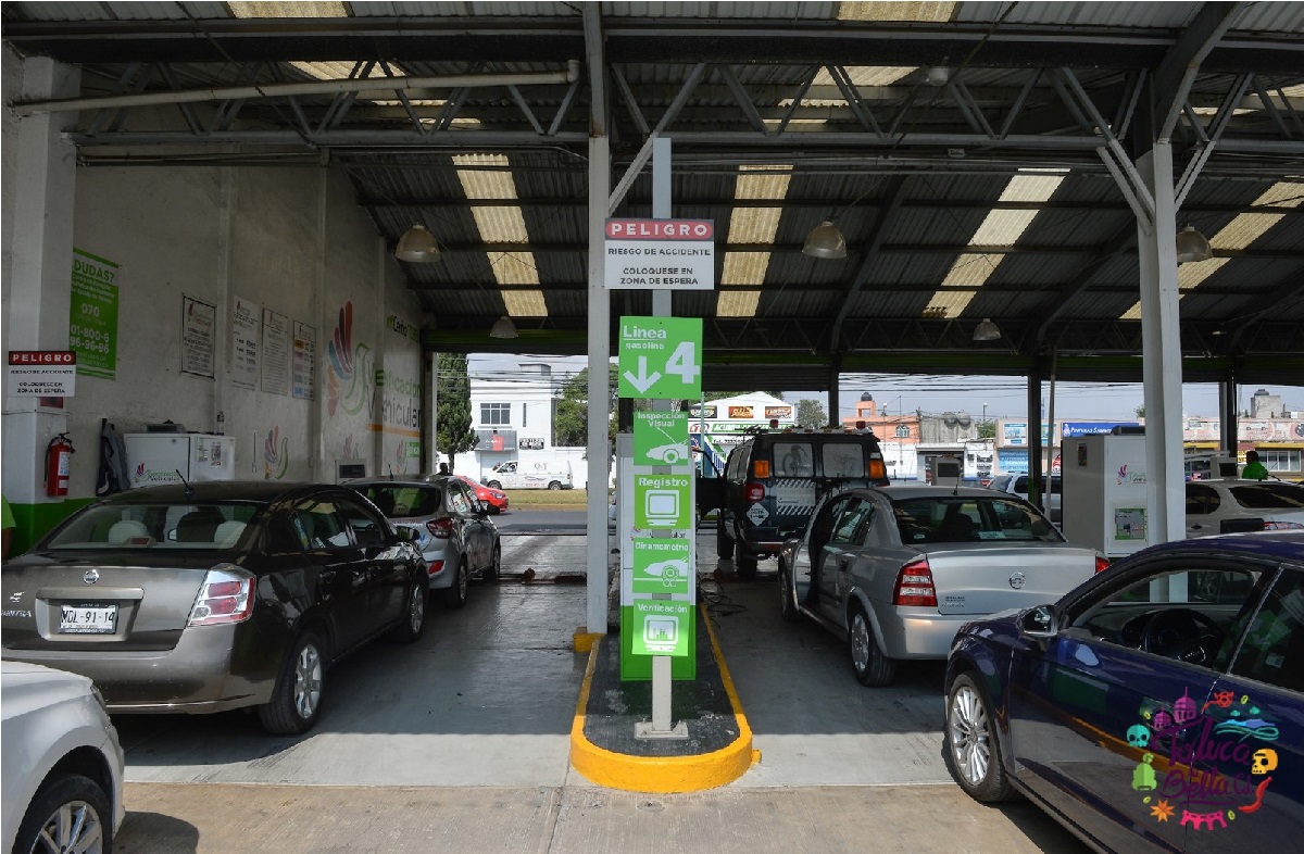verificentro revisando autos en el edomex