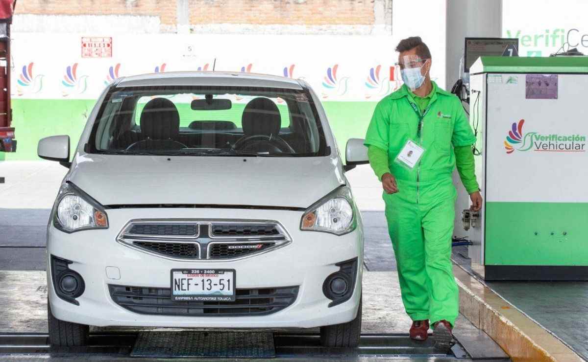 El aforo de vehículos disminuye en los centros de verificación del Edomex 2021