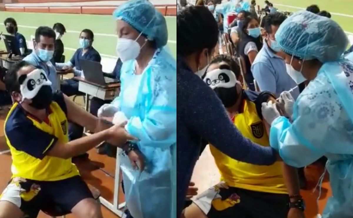 Joven millenial se pone a llorar y se hace viral por llorar mientras recibe vacuna