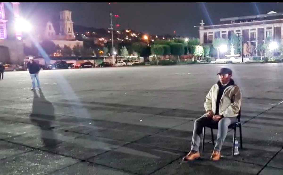 Presidente municipal de Toluca protesta por la falta de dinero para pagar a los trabajadores.