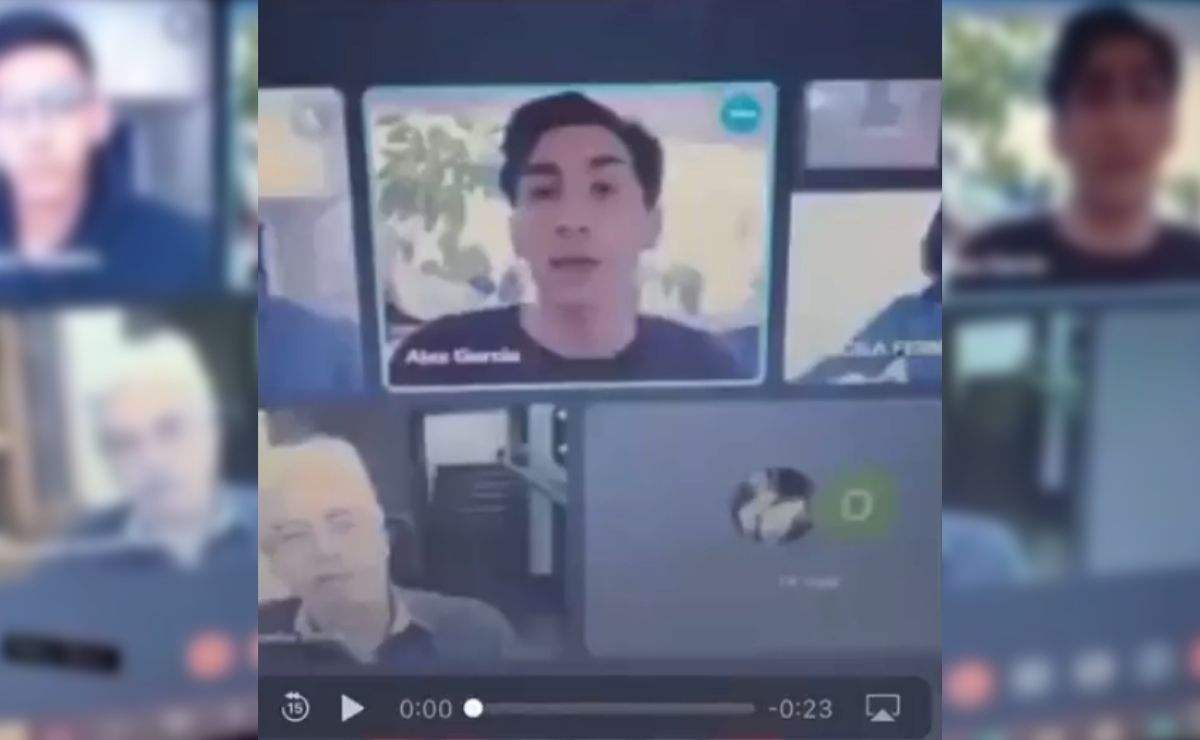 Un alumno de derecho acusa a su maestro por presionarlo durante el regreso a clases