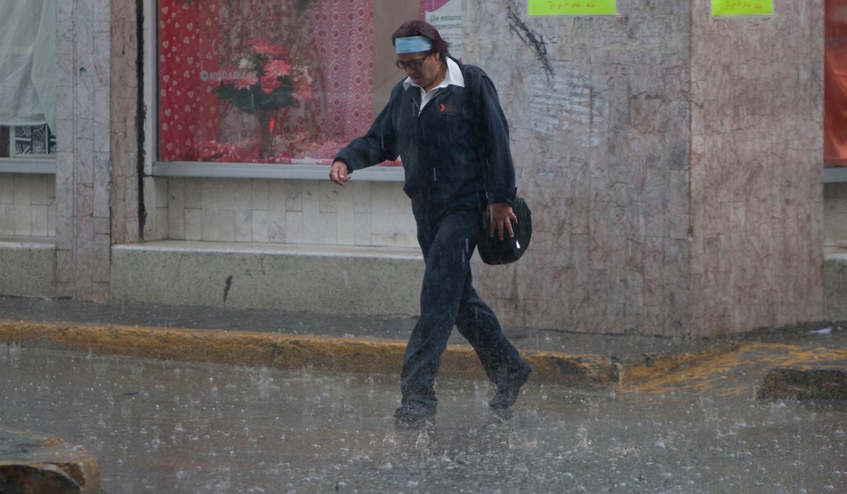 Clima en Toluca, lluvias fuertes con descargas eléctricas y posible caída de granizo