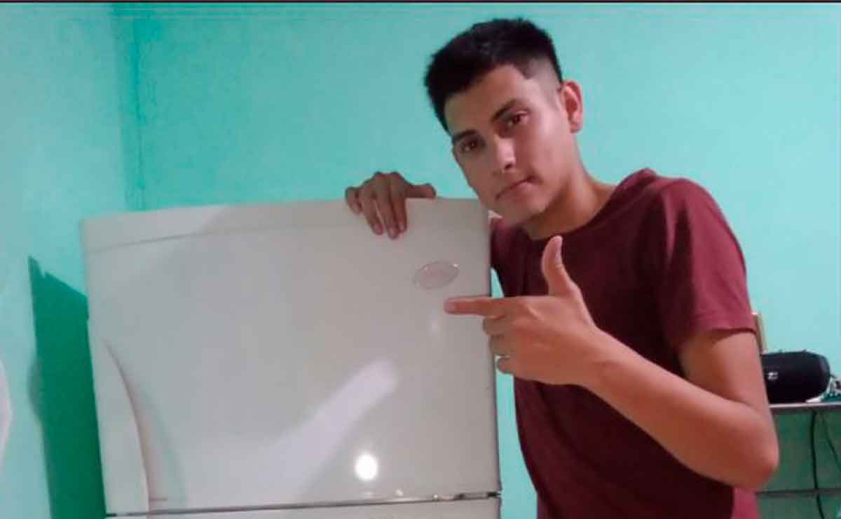 Joven se vuelve viral por presumir su refrigerador.
