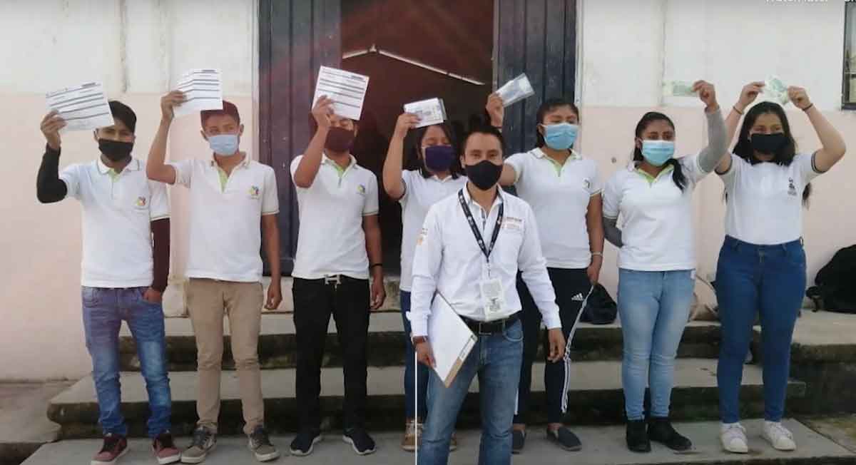 como cobrar becas benito juarez con codigo qr o de barras