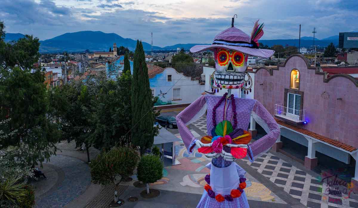 Día de Muertos en el Edoméx. Visita la catrina monumental de 12 metros de altura en san Antonio de la isla