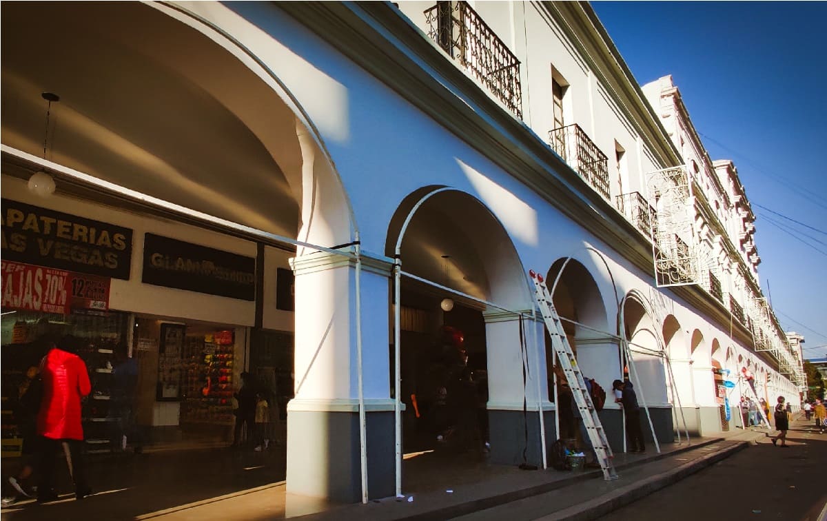 YA SE ESTAN MONTANDO LAS ESTRUCTURAS DE LOS PUESTOS DE LA FERIA DEL ALFEÑIQUE 2021 EN TOLUCA