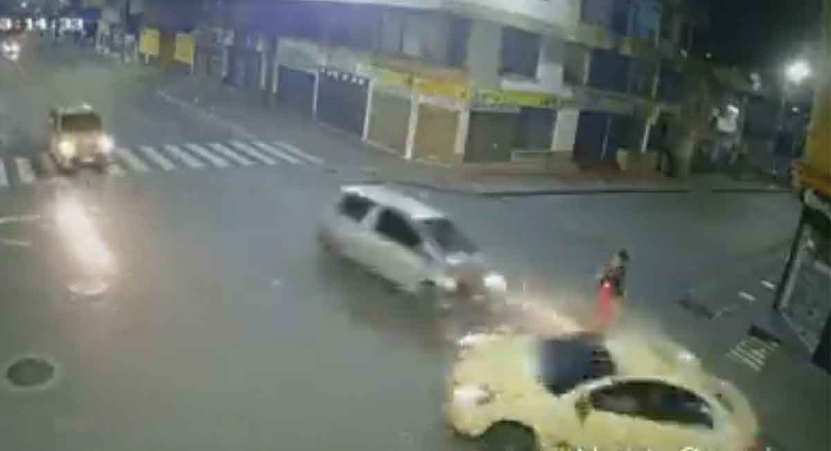 video viral de la semana en que se salvo unam ujer de ser arrollada