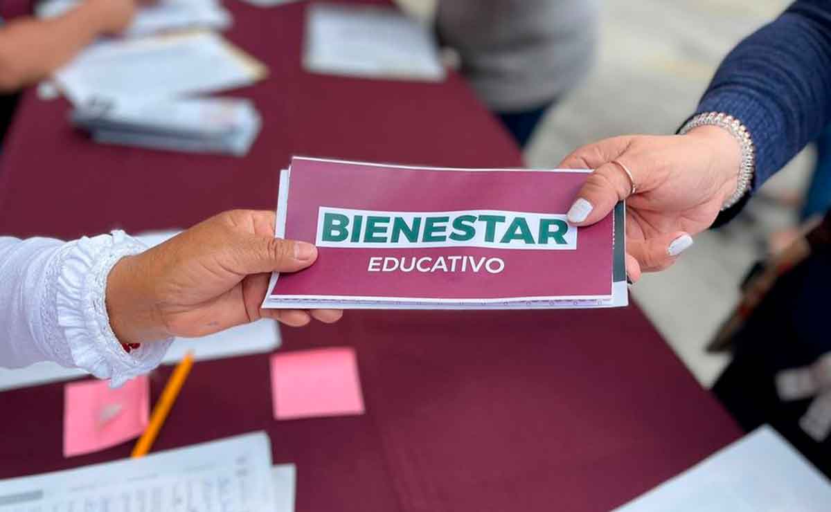 Entrega de nuevas tarjeta bienestar para niñas y niños
