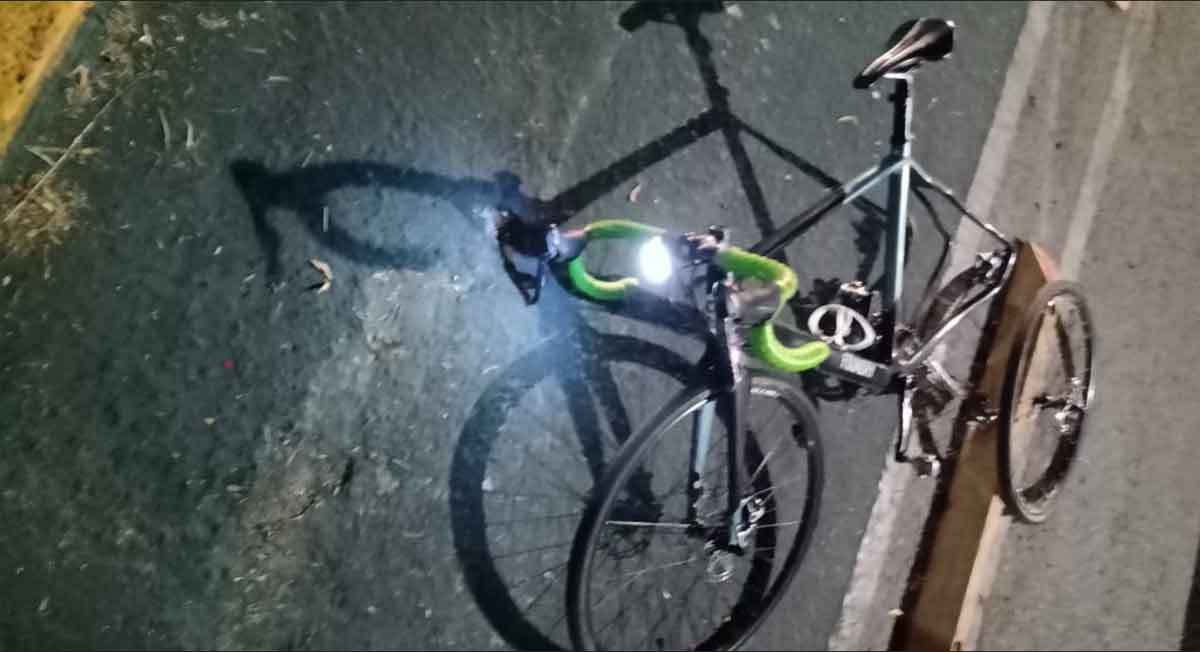 ciclista es atropellado y agredido en paseo colón en toluca