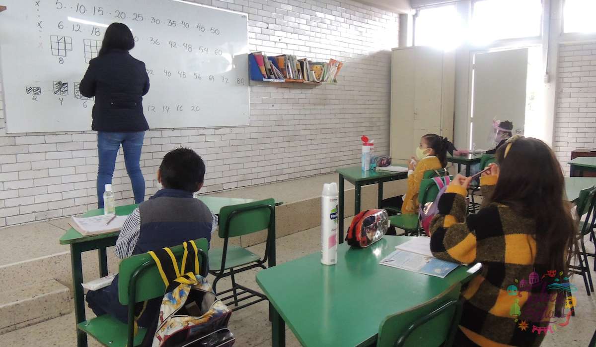 Docentes del EdoMéx anuncian fecha del regreso a clases presenciales 2021 