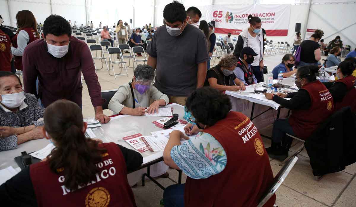 Aunque el año esta por terminar, aún quedan pocos días para que puedas recoger tu tarjeta del programa Pensión del Bienestar 2021.