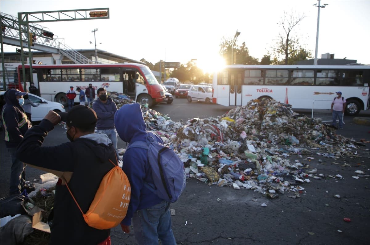 caos en calles de toluca