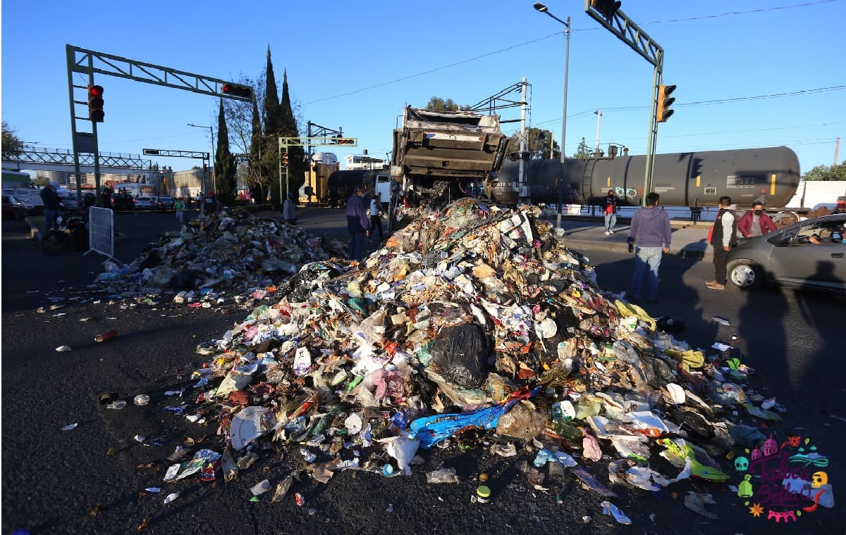 continuan con basura algunas calles de toluca para el cierre del 2021