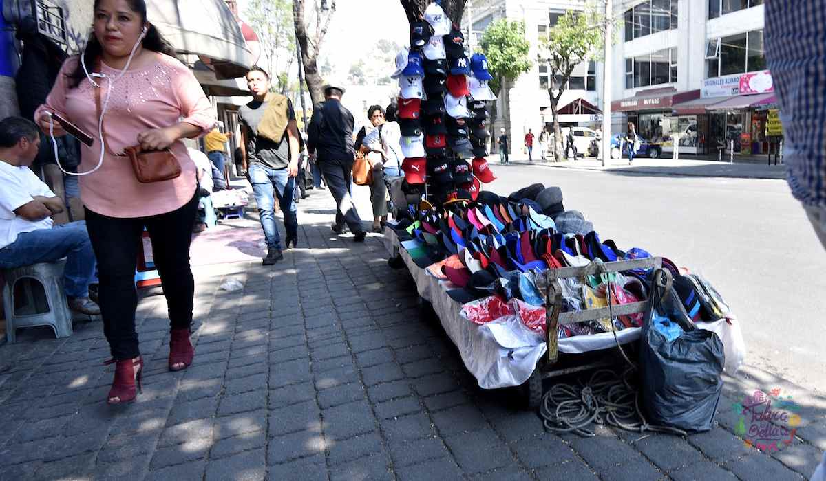 Ambulantes se apoderan de Toluca a falta de vigilancia 