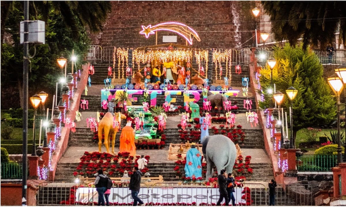 hermoso nacimiento monumental fue colocado en metepec