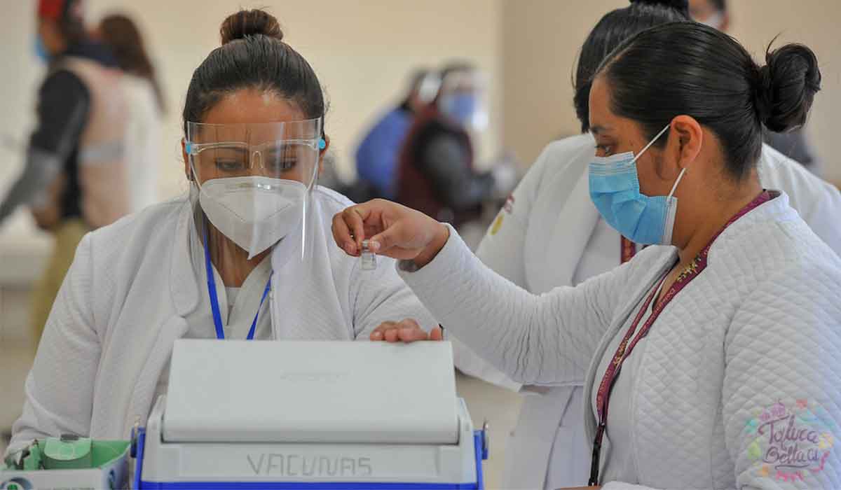 Fechas, horarios y módulos en Toluca para la aplicación de primera y segunda dosis de vacuna Covid-19 a jóvenes de 14 a 17 años y rezagados.