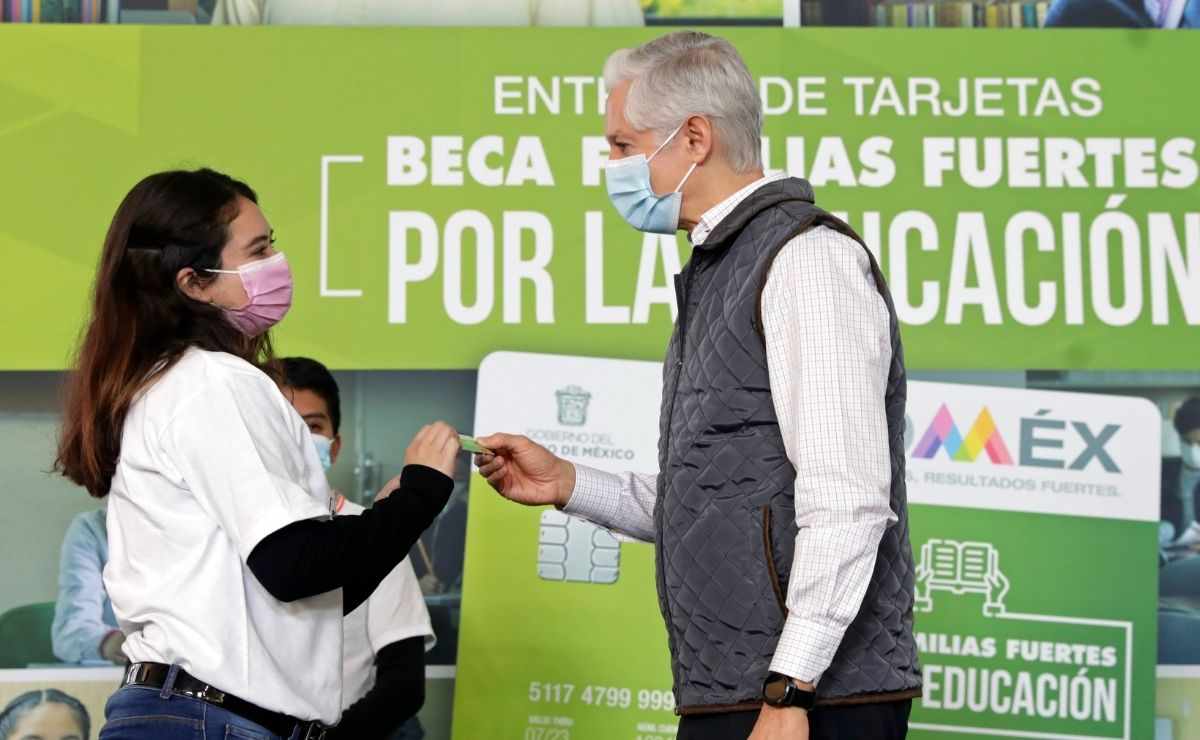 Se entregan las primeras tarjetas para cobrar Beca Familias Fuertes por la Educación Edomex 2022