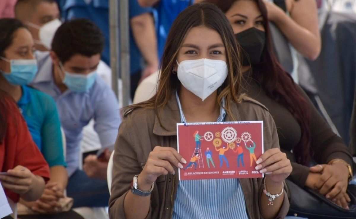 Si no tienes empleo puedes realizar registro a la Beca de Jóvenes Construyendo el Futuro y obtener 5 mil 258 pesos mensuales