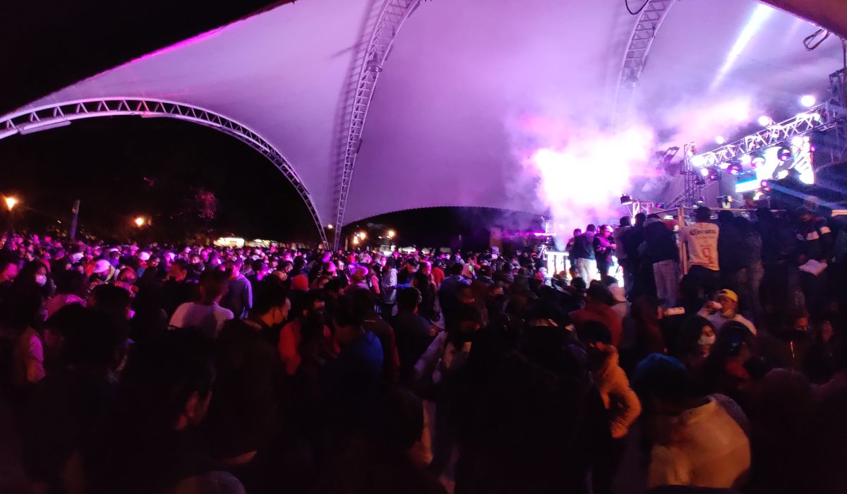 Realizan baile sonidero en Toluca a pesar del alza de contagios 