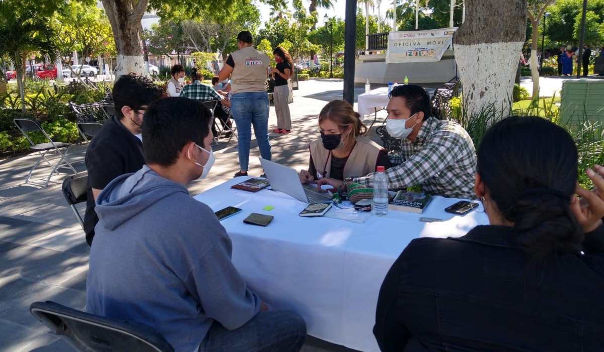 Becas AMLO 2022 - ¿Quiénes pueden acceder al apoyo mensual de $5258 pesos?