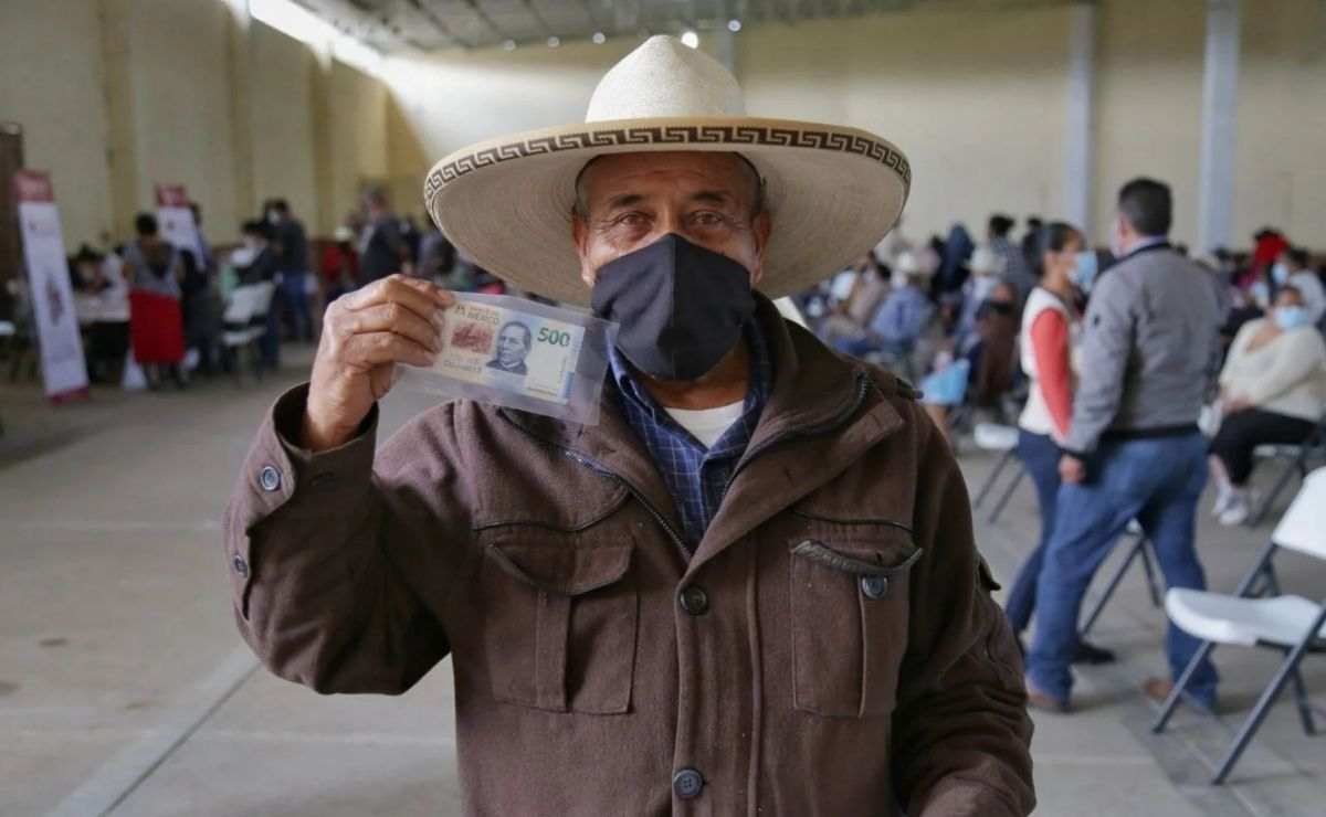 Los adultos mayores recibirán pago adelnatdo de 7 mil 700 pesos por la pensión bienestar 2022