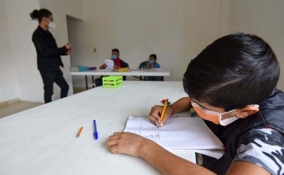 Consulta el mapa interactivo de los estados que se mantienen para el regreso a clases en modo híbrido