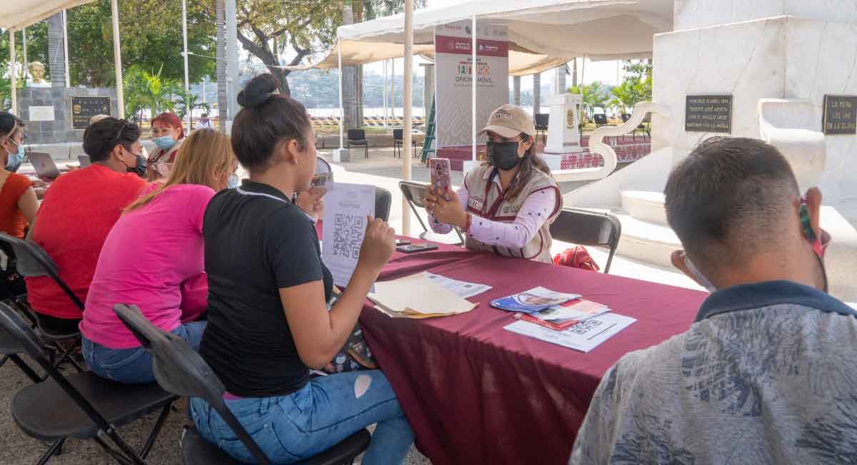 jóvenes reciben becas amlo de 5 mil 258 pesos mensuales