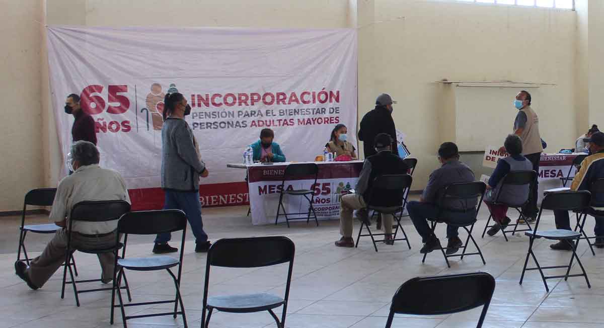 adultos mayores alistan documentos para comenzar con registro pensión bienestar 2022