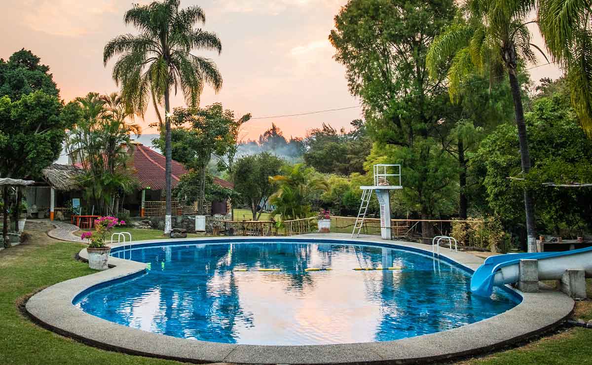 Alberca ubicada en Edomex.