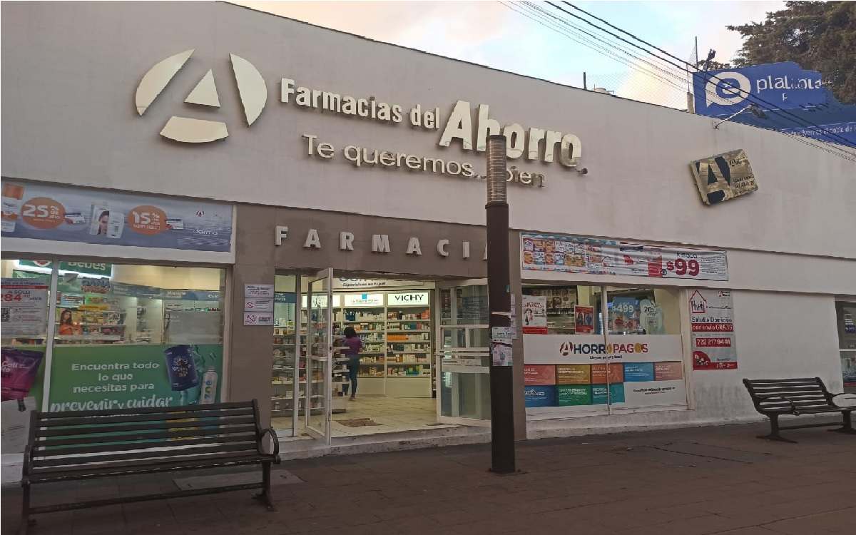 foto de farmacia del ahorro con consultorio medico en toluca