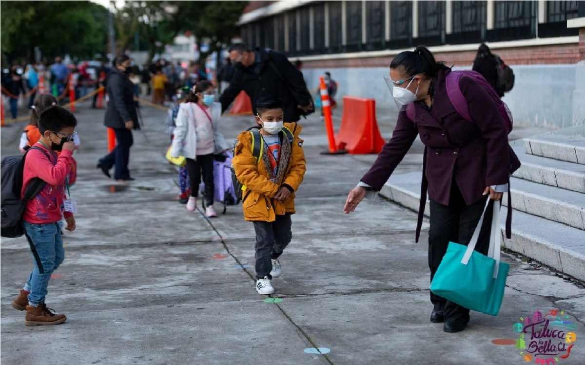alumnos rde la sep egresando del puente de marzo 2022