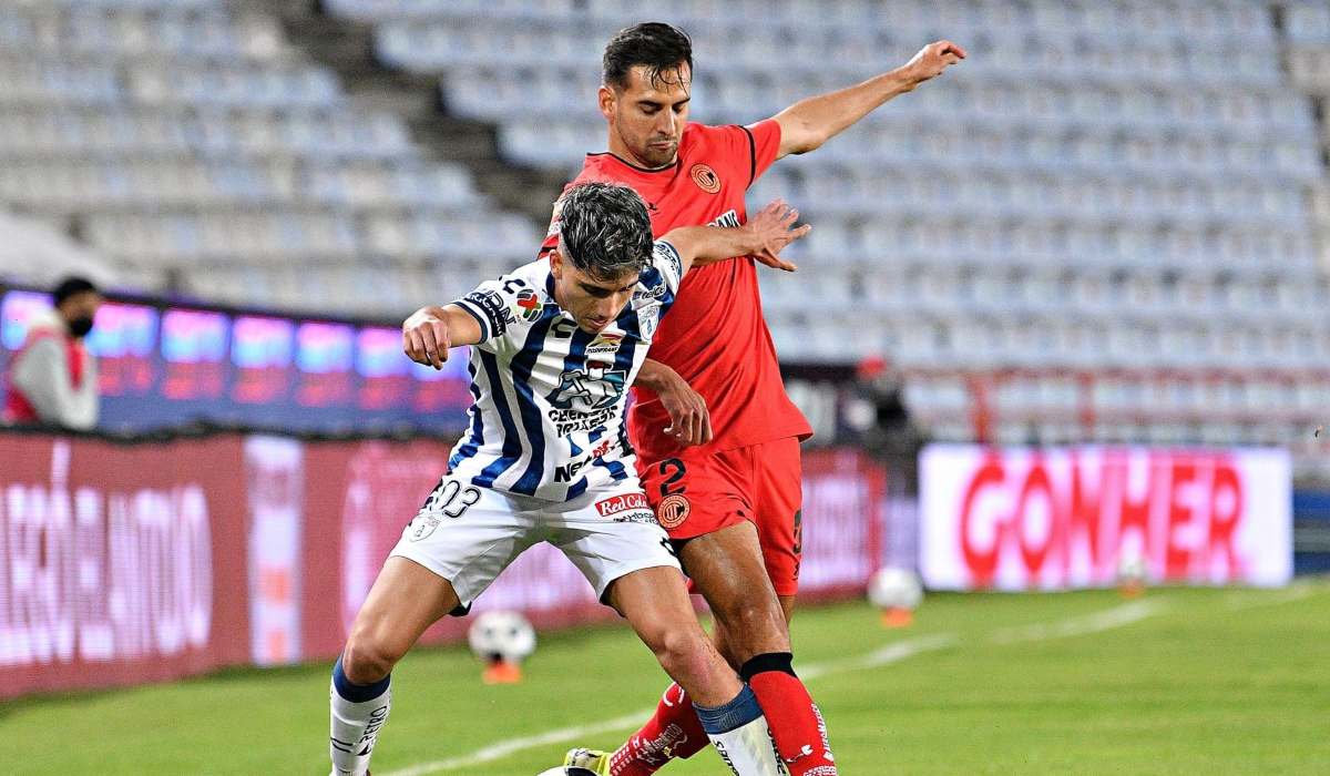 Toluca vs Pachuca en un partido de liga mx
