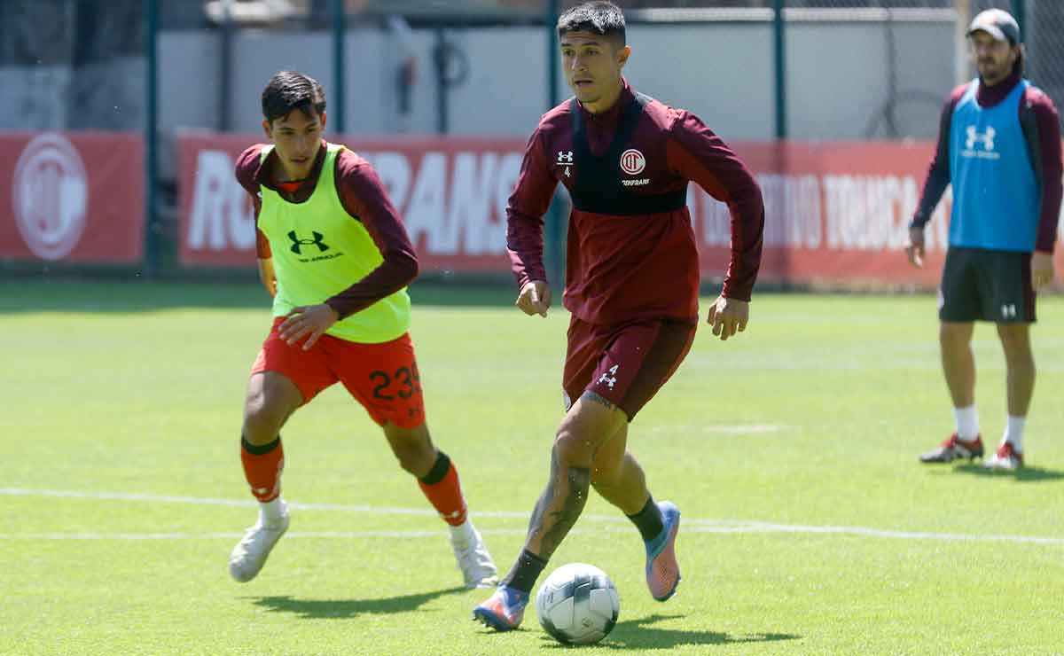 Valber Huerta y el resto de jugadores del Toluca FC entrenan duro para ganar en su próximo partico contra el Puebla