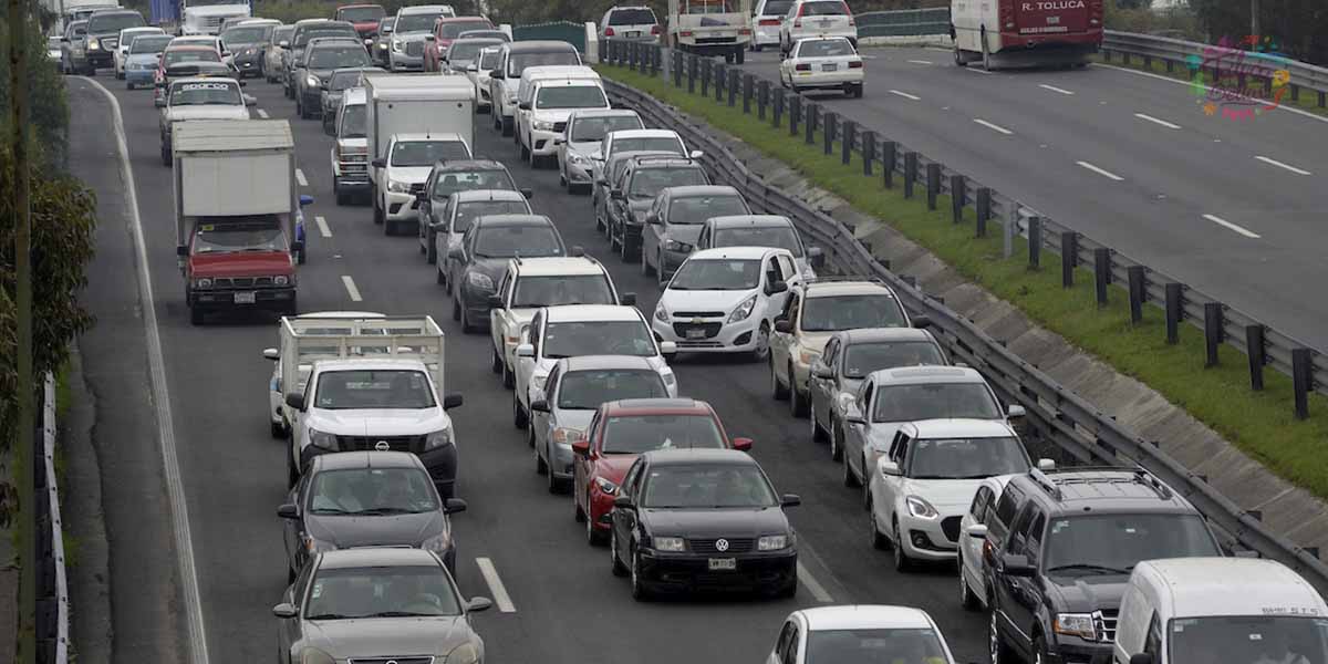 ¿Qué documentos debo llevar en el vehículo cuándo manejes?