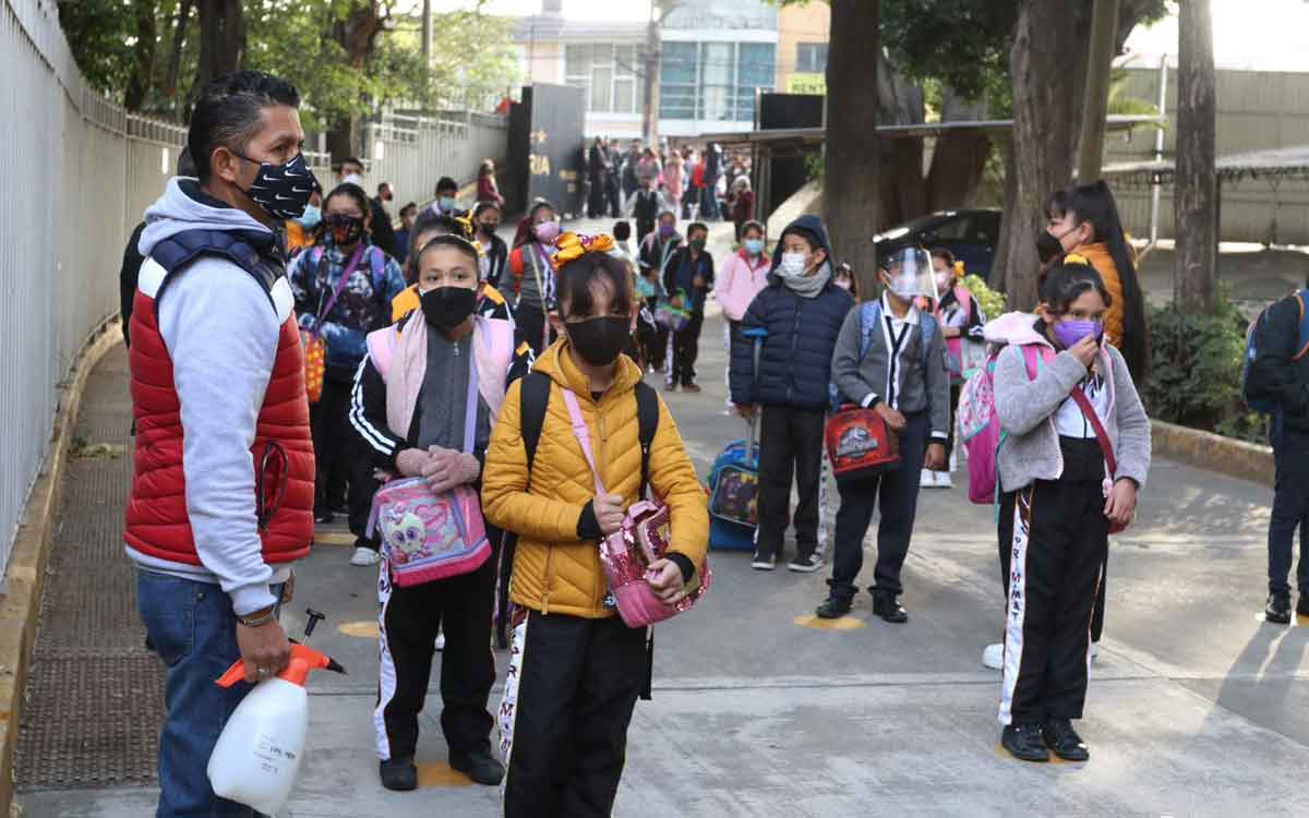 alumnos de educación básica de la SEP regresan a clases en abril 2022